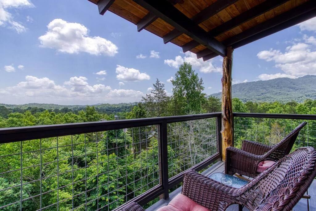 Willa The Log Castle~Stunning Mountain Views~Hot Tub Sevierville Zewnętrze zdjęcie