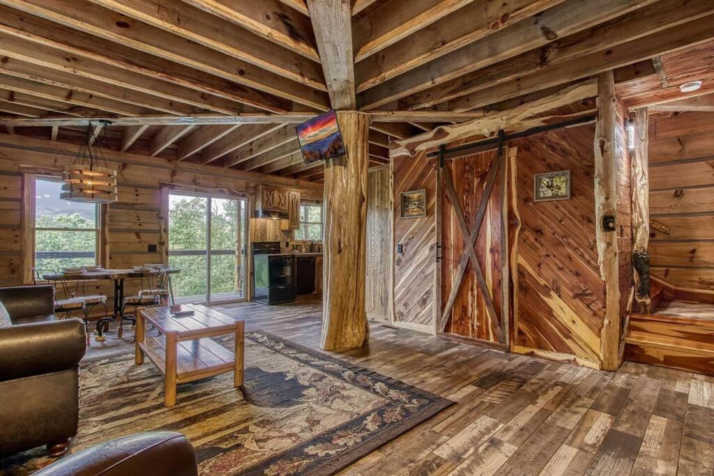 Willa The Log Castle~Stunning Mountain Views~Hot Tub Sevierville Zewnętrze zdjęcie