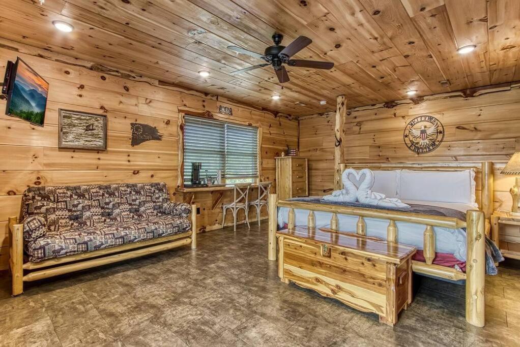 Willa The Log Castle~Stunning Mountain Views~Hot Tub Sevierville Zewnętrze zdjęcie